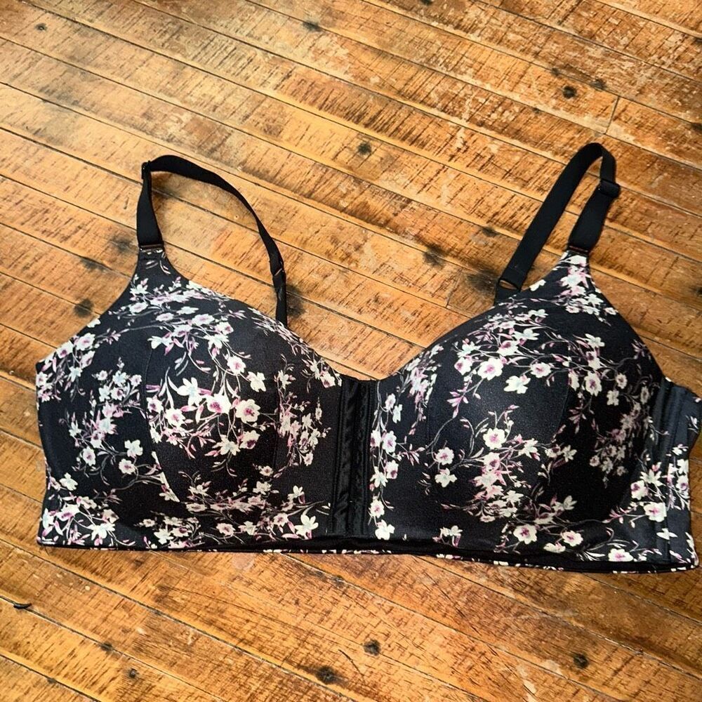 Cacique front clasp 48D lightly lined full coverage no wire bra